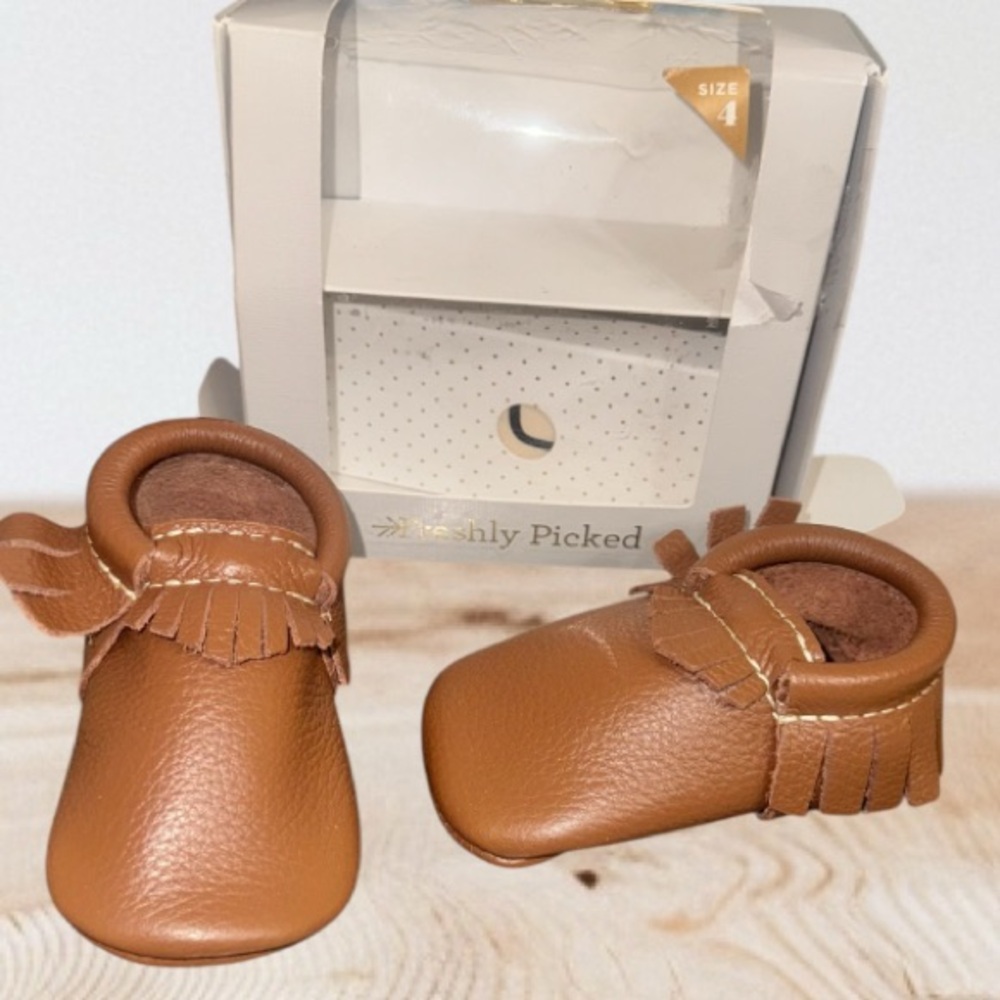New FRESHLY PICKED Zion Moccasin leather baby shoes size 4 18 24 months